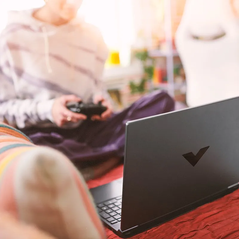 Laptop dla gracza Victus HP 15-fb2063dx / 9Z7L4UA / AMD Ryzen 5 / 8GB / SSD 512GB / RX 6550M 4GB / FullHD / 144Hz / Win 11