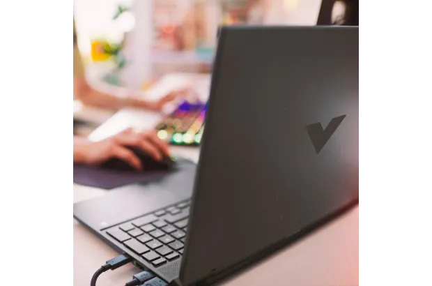 Laptop dla gracza Victus HP 15-fb2063dx / 9Z7L4UA / AMD Ryzen 5 / 32GB / SSD 1TB / RX 6550M 4GB / FullHD / 144Hz / Win 11