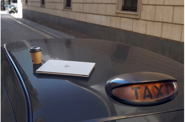 Laptop HP EliteBook 640 G10 / AY3D4U8 / Intel i5-13 / 16GB / SSD 512GB / Intel Xe / FullHD / Win 11 Pro / Srebrny