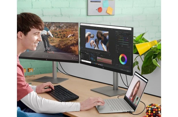 Laptop HP Envy 17-CH2071 / 683G8UA / Intel i7 / 16GB / SSD 512GB / Iris Xe / FullHD / Dotyk / Win 11 / Srebrny