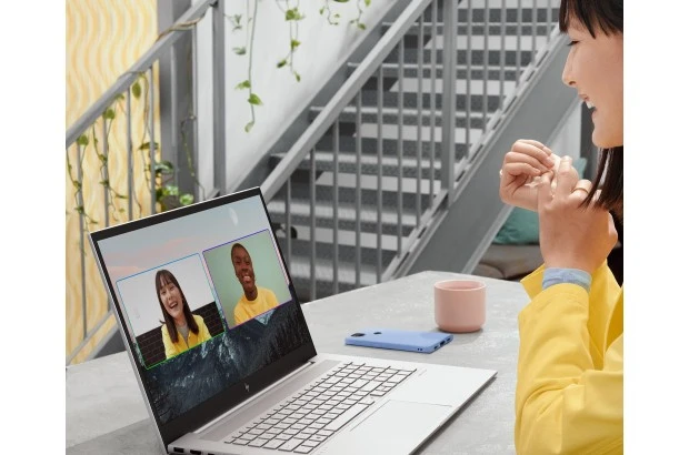 Laptop HP Envy 17-CH2071 / 683G8UA / Intel i7 / 16GB / SSD 512GB / Iris Xe / FullHD / Dotyk / Win 11 / Srebrny