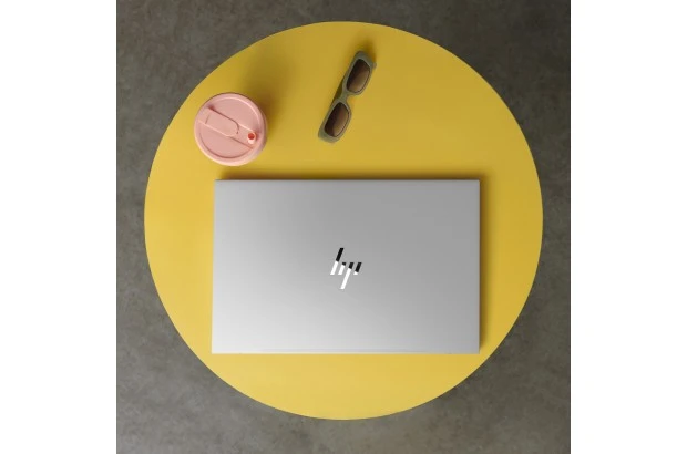 Laptop HP Envy 17-CH2071 / 683G8UA / Intel i7 / 16GB / SSD 512GB / Iris Xe / FullHD / Dotyk / Win 11 / Srebrny