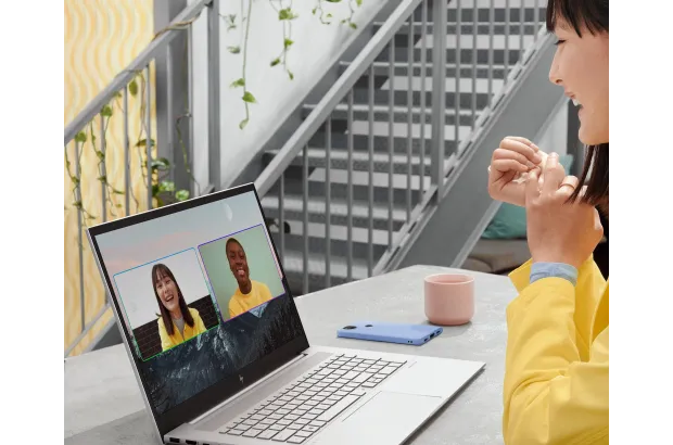 Laptop HP Envy 17-CH2071 / 683G8UA / Intel i7 / 32GB / SSD 2TB / Iris Xe / FullHD / Dotyk / Win 11 / Srebrny