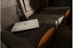 Laptop HP EliteBook 830 G10 / A44S5U8 / Intel i5-13 / 16GB / SSD 512GB / Intel Xe / FullHD / Win 11 Pro / Srebrny