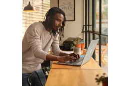 Laptop HP Pavilion 16-ag0044nw / A01G2EA / AMD Ryzen 5 / 16GB / SSD 512GB / Radeon / WUXGA / Win 11 / Niebieski