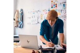 Laptop HP Pavilion Plus 14-ew1024nw / A01F2EA / Intel Ultra 7 / 32GB / SSD 1 TB / Intel Arc / 3K OLED / Win 11 / Niebieski