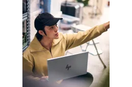 Laptop HP Pavilion Plus 14-ew1024nw / A01F2EA / Intel Ultra 7 / 32GB / SSD 1 TB / Intel Arc / 3K OLED / Win 11 / Niebieski