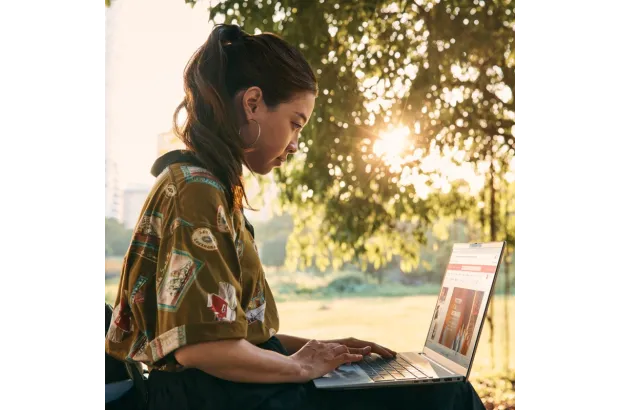 Laptop HP Pavilion 16-ab1054nw / A12SJEA / Intel Ultra 7 / 16GB / SSD 1TB / Intel Graphics / WQXGA / 120Hz / Win 11 Pro