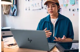 Laptop HP Pavilion Plus 14-ew1044nw / A01F4EA / Intel Core Ultra 5 / 16GB / 512 GB / Intel Arc / 3K OLED / Win 11 / Niebieski