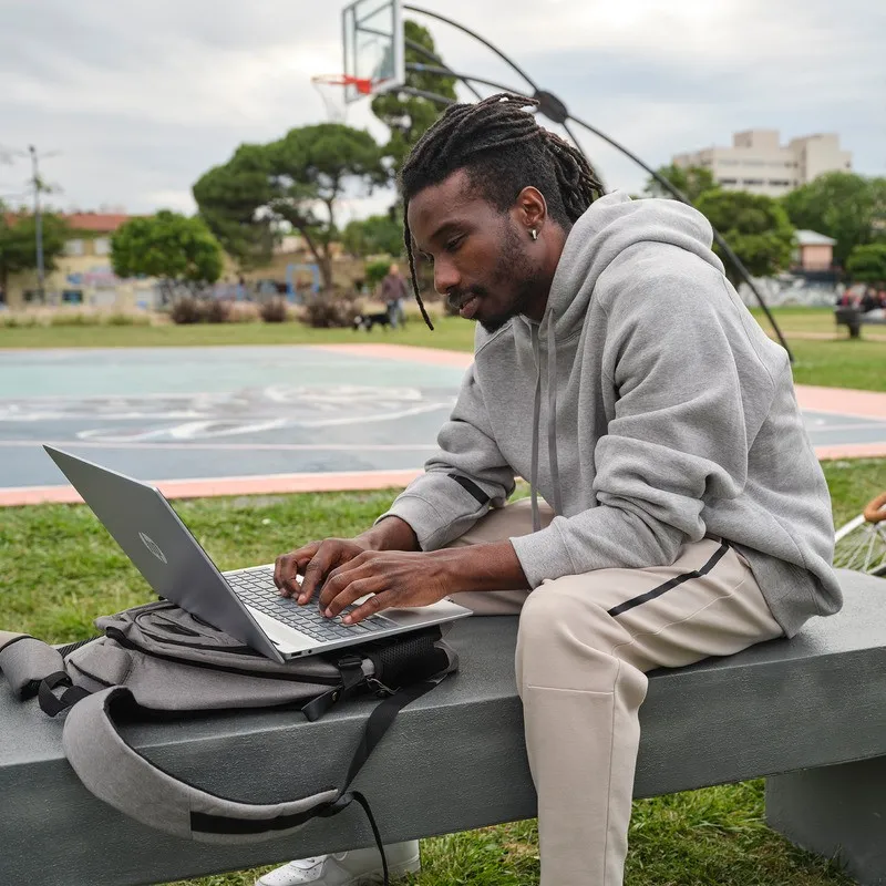 Laptop HP Pavilion 16-ag0566nw / B08XMEA / AMD Ryzen 5 / 16GB / SSD 512GB / Radeon / WUXGA / Win 11 / Srebrny