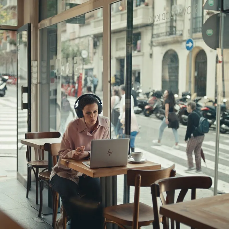 Biznesowy Laptop HP EliteBook 860 G10 / 9G0F9ET / Intel Ultra 7 / 16GB / SSD 512GB / Intel Xe / WUXGA / Win 11 Pro / Srebrny