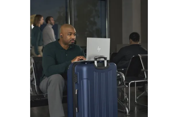 Biznesowy Laptop HP EliteBook 860 G10 / 96X74ET / Intel i7-13 / 16GB / SSD 512GB / Intel Xe / WUXGA / Win 11 Pro / Srebrny