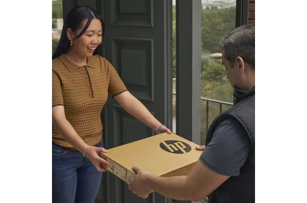 Biznesowy Laptop HP EliteBook 860 G10 / 96X74ET / Intel i7-13 / 16GB / SSD 512GB / Intel Xe / WUXGA / Win 11 Pro / Srebrny