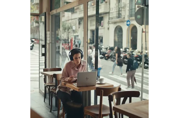 Biznesowy Laptop HP EliteBook 660 G11 / A37VYET / Intel Ultra 5 / 16GB / SSD 512GB / Intel Graphics / WUXGA / Win 11 Pro