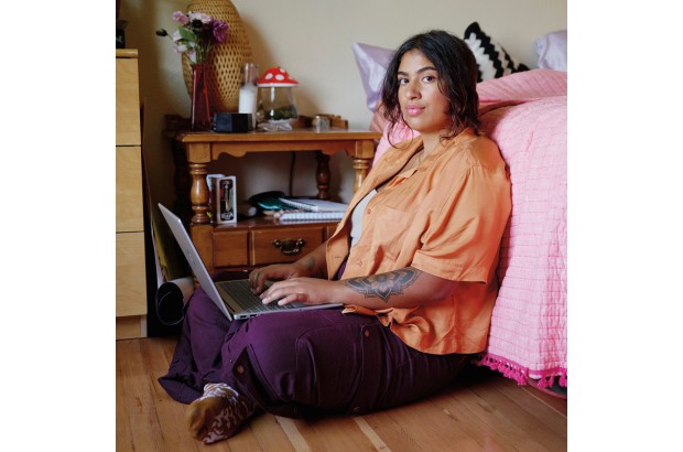 Laptop do pracy HP 15-fd0604ds / 8L1J1UA / Intel i5-13 / 16GB / SSD 1TB / Intel Xe / HD / Dotyk / Win 11 / Fioletowy