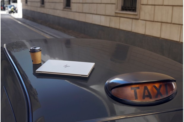 Laptop HP EliteBook 640 G11 / AR8K0EC / Ultra 5 135U / 16GB / SSD 256GB / Intel Xe /  WUXGA / Win 11 Pro / Srebrny