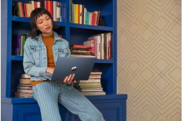 Laptop HP Pavilion 15-eh3989nw / 84A09EA / AMD Ryzen 7 / 16GB / SSD 512GB / AMD Radeon / FullHD / Win 11 / Niebieski