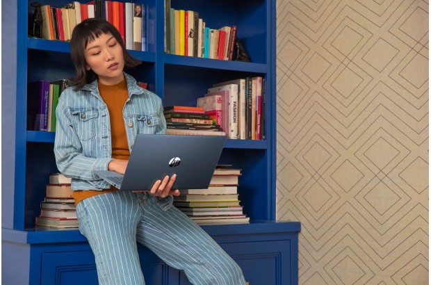 Laptop HP Pavilion 15-eh3989nw / 84A09EA / AMD Ryzen 7 / 16GB / SSD 512GB / AMD Radeon / FullHD / Win 11 / Niebieski