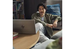 Laptop HP Envy 17-cw0021nw / 88C79EA / Intel i7-13 / 16GB / SSD 512GB / Intel Xe / FullHD / Win 11 / Srebrny