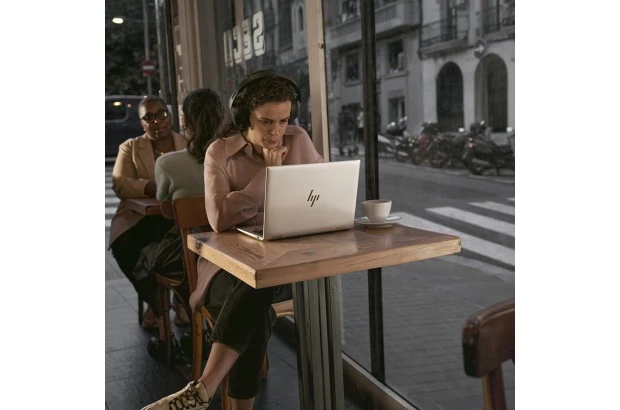 Laptop HP EliteBook 840 G11 / A26PXEA / Ultra 5 125U / 16GB / SSD 512GB / Intel Graphics / WUXGA / Win 11 Pro / Srebrny