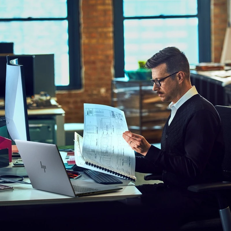 Laptop HP Zbook Power G11A / 8T0N3EA / Ryzen 9 PRO / 64GB / SSD 1TB / Radeon 780M / 16" WQXGA / Win 11 Pro / Szary