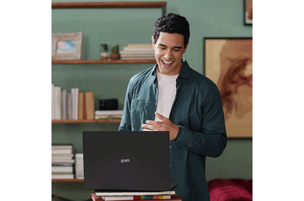 Laptop LG gram 16 / 16Z90R-H.AAS7U1 / Intel i7-13 / 16GB / SSD 1TB / Intel Xe / WQXGA / Dotyk / Win 11 / Czarny