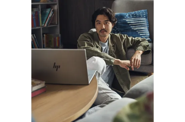 Laptop HP Envy 17-cw0021nw / 88C79EA / Intel i7-13 / 16GB / SSD 1TB / Intel Xe / FullHD / Win 11 Pro / Srebrny