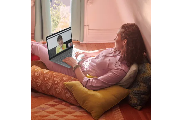 Laptop HP 17-cp3045cl / 81R24UA / AMD Ryzen 7 / 32GB / HDD 1TB / SSD 512GB / AMD Radeon / HD+ / Win 11 / Dotyk / Srebrny