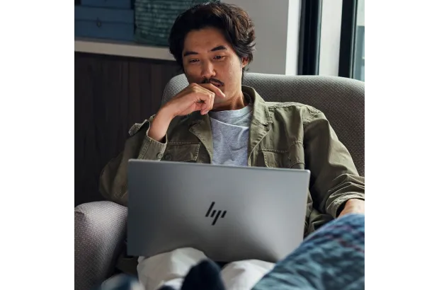Laptop HP ENVY 17-cw1097nr / 9U7B9UA / Intel Ultra 7 / 32GB / SSD 2TB / RTX 3050 4GB / UHD / Win 11 / Srebrny