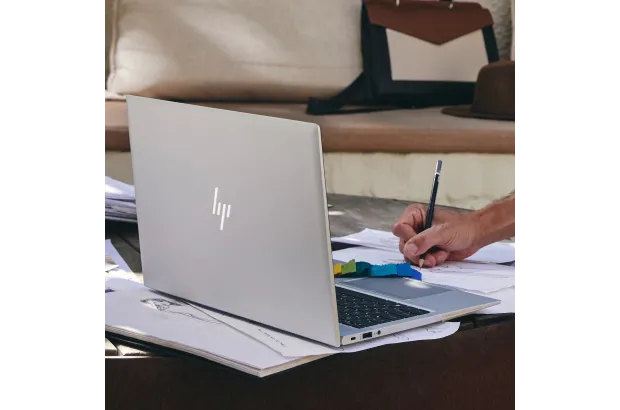 Laptop HP EliteBook 850 G8 / 345C7UT / Intel i5-11 / 32GB / SSD 2TB / Intel Xe / FullHD / Win 11 / Srebrny