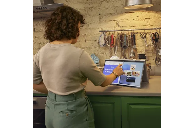 Laptop 2w1 HP Envy x360 15-fe0015nw / 9R844EA / Intel i5-13 / 16GB / SSD 512GB / Intel Xe / FHD / OLED / Win 11