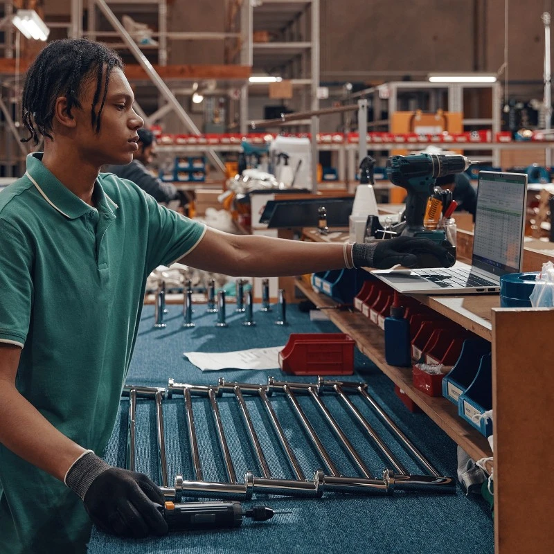 Laptop HP EliteBook 650 G10 / 968M9ET / Intel i5-13 / 16GB / SSD 512GB / Intel Xe / FullHD / Win 11 Pro / Srebrny