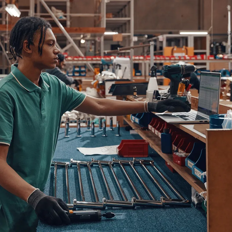 Laptop HP EliteBook 650 G10 / 7Z257UT / Intel i5-13 / 8GB / SSD 256GB / Intel Xe / FullHD / Win 11 Pro / Srebrny