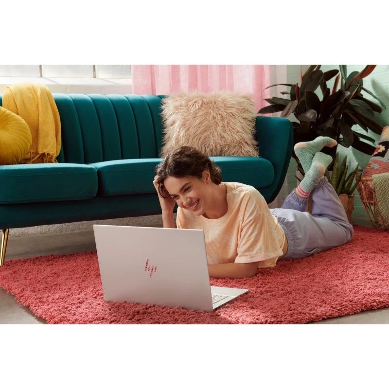 Laptop HP 15-ef2017ca / 9A1K1UA / AMD Ryzen 5 / 16GB / SSD 512GB / AMD Radeon / 15,6" FHD / Win11 / Srebrny