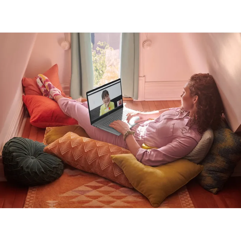 Laptop HP 17-cp3055cl / 9X495UA / AMD Ryzen 5 / 32GB / SSD 1TB / Radeon / HD+ / Dotyk / Win 11 / Srebrny