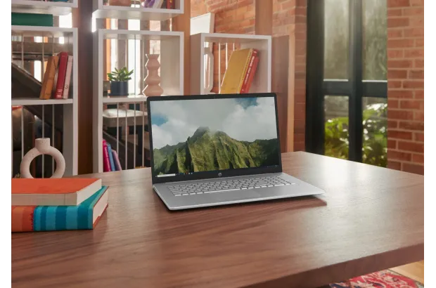 Laptop HP 17-cp3055cl / 9X495UA / AMD Ryzen 5 / 32GB / SSD 1TB / Radeon / HD+ / Dotyk / Win 11 Pro / Srebrny