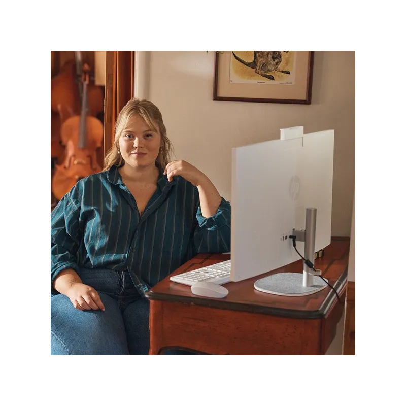 Komputer AIO HP 27-cr0045ns / 9C9C7EA / AMD Ryzen 5 / 16GB / SSD 512GB / Radeon / FullHD / Win 11 / Biały