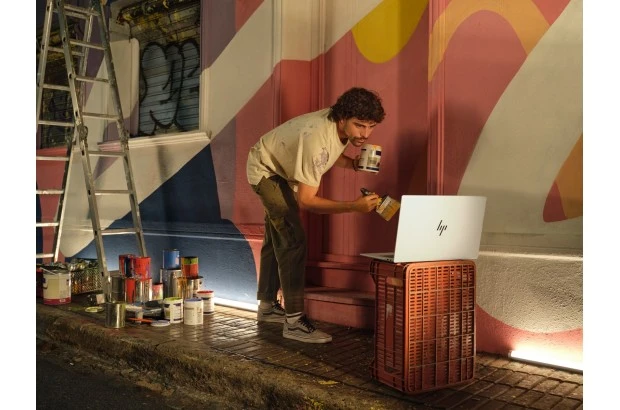 Laptop HP Envy 17-da0002na / A18XFEA / Intel Ultra 5 / 16GB / 1TB / Intel Arc / FullHD / Dotyk / Win 11 / Srebrny