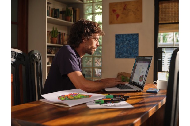 Laptop HP Envy 17-da0002na / A18XFEA / Intel Ultra 5 / 16GB / 1TB / Intel Arc / FullHD / Dotyk / Win 11 / Srebrny