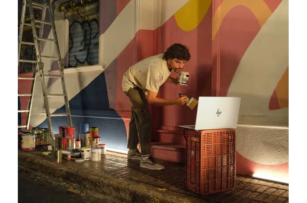 Laptop HP Envy 17-da0000na / A18XCEA / Intel Ultra 7 / 32GB / SSD 2TB / RTX 3050 / FHD / DOTYK / Win 11 / Srebrny