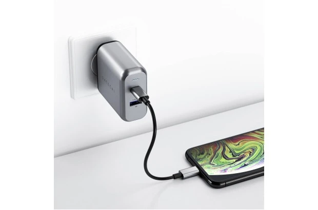 Podwójna ładowarka sieciowa Satechi 30W do telefonów tabletów USB-A USB-C