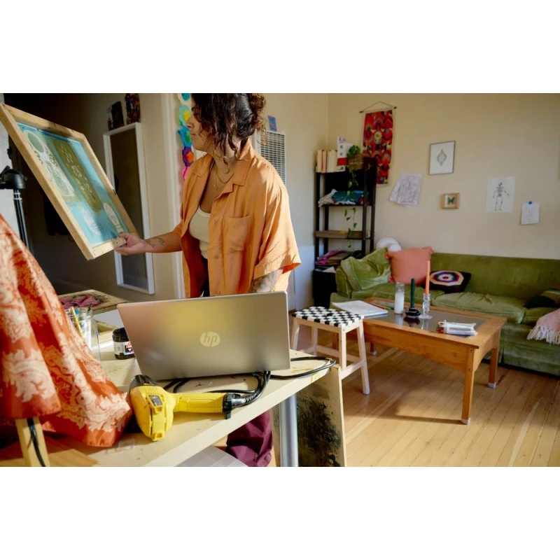 Laptop HP 15-fd0236ds / A49RHUA / Intel N200 / 8GB / SSD 512GB / Intel UHD / HD / Win 11 / Biały