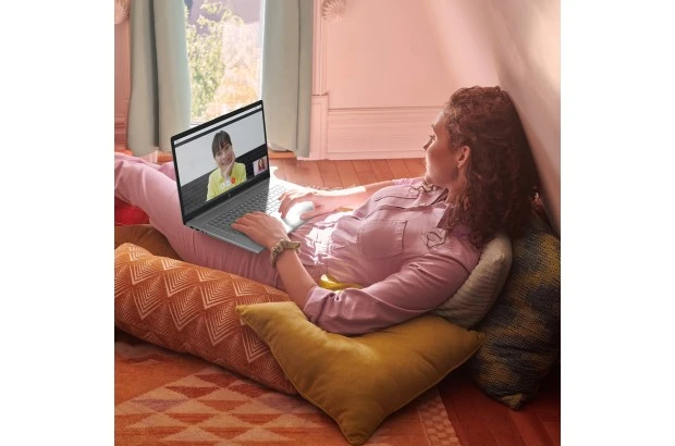 Laptop HP 17-cp3707ds / AA2Z1UA / AMD Ryzen 5 / 32GB / SSD 1TB / Radeon / HD+ / Dotyk / Win 11 / Niebieski