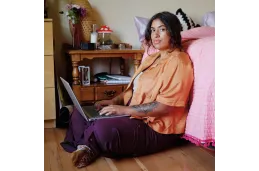 Laptop HP 15-FD0239 / A4DP0UA / Intel N200 / 16GB / SSD 1TB / Intel UHD / HD / Win 11 Pro / Czerwony