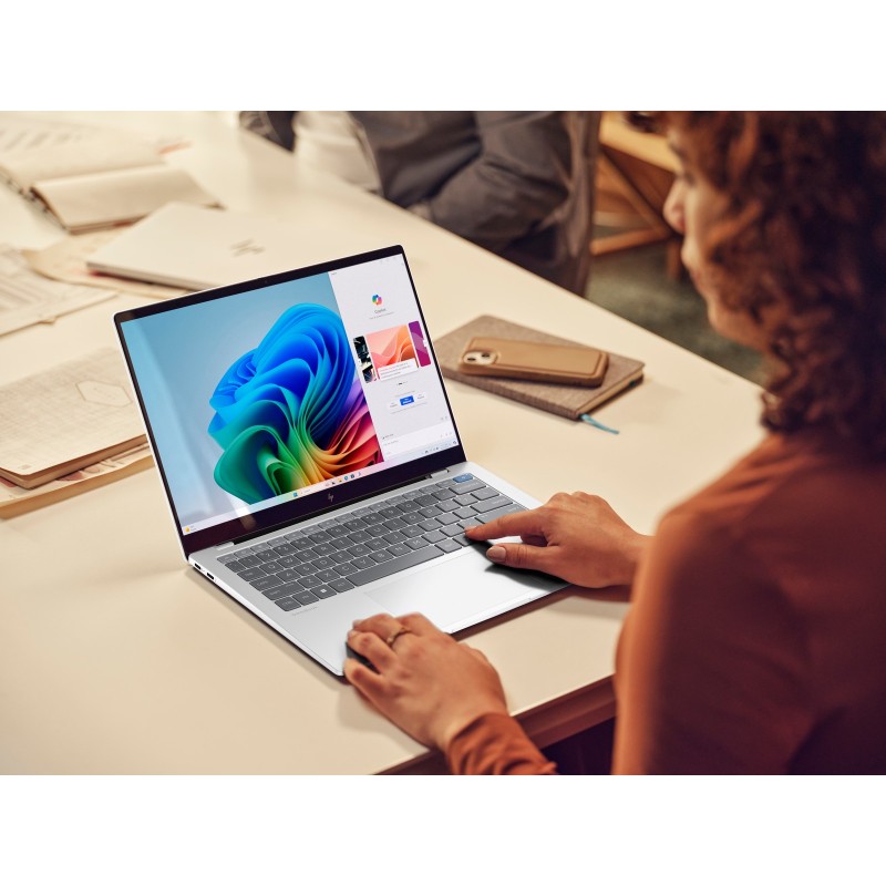 Laptop HP OmniBook X Copilot+ 14-FE1000 / BD3Y8U8 / Snapdragon X1E-78-100 / 16GB / SSD 512GB / 2,2k / Dotyk / Win 11 / Srebrny