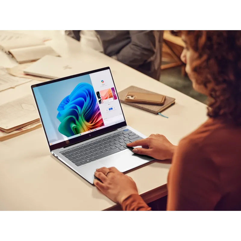 Laptop HP OmniBook X Copilot+ 14-FE1000 / BD3Y8U8 / Snapdragon X1E-78-100 / 16GB / SSD 512GB / 2,2k / Dotyk / Win 11 / Srebrny