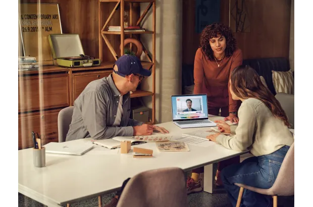 Laptop HP OmniBook X Copilot+ 14-FE1000 / BD3Y8U8 / Snapdragon X1E-78-100 / 16GB / SSD 512GB / 2,2k / Dotyk / Win 11 / Srebrny