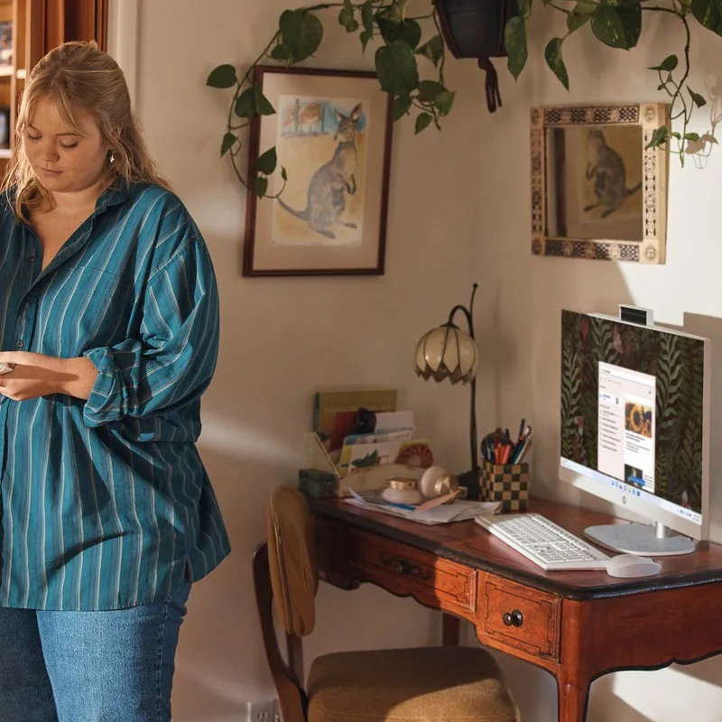 Komputer All in One HP 27-cr0045nf / 9X918EA / AMD Ryzen 7 / 16GB / SSD 1TB / AMD Radeon / FullHD / Win 11 Pro / Biały