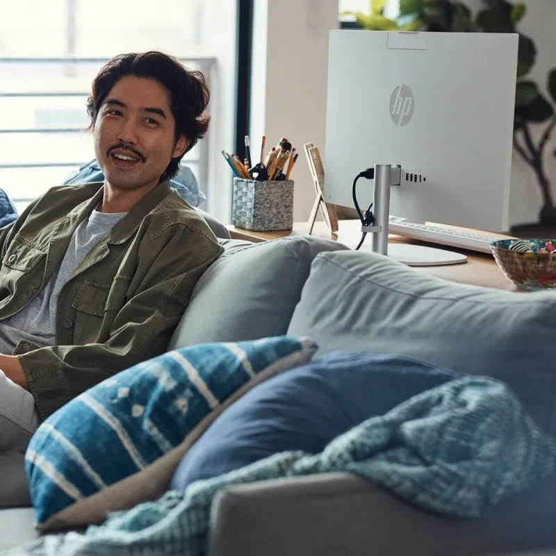 Komputer All in One HP 24-cr0073nf / B43R6EA / Intel Core i3-N300 / 16GB / SSD 1TB / Intel UHD / FullHD / Win 11 / Biały