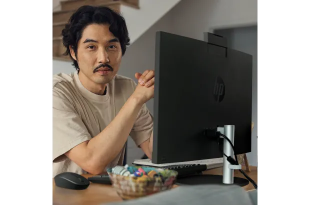 Komputer All in One HP 24-cr0005ns / 9E7E3EA / Intel i3-13 / 8GB / SSD 512GB / Intel UHD / FullHD / Win 11 / Biały